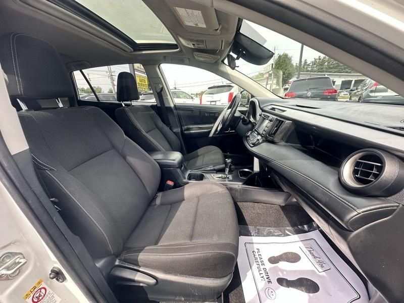 Toyota RAV4 XLE AWD 2018