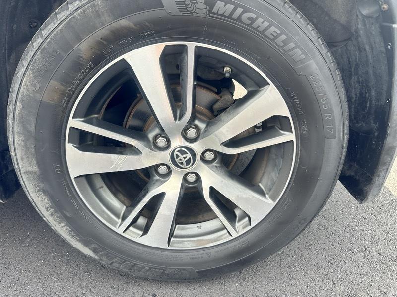 Toyota RAV4 XLE AWD 2018