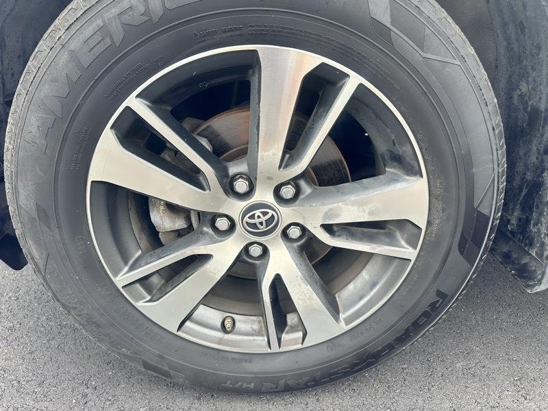 Toyota RAV4 XLE AWD 2018