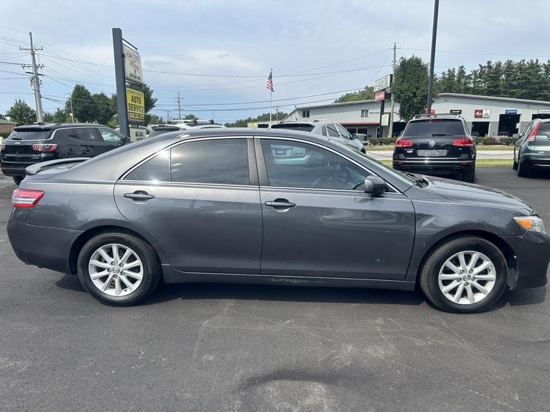 Toyota Camry Base 6-Spd AT 2011