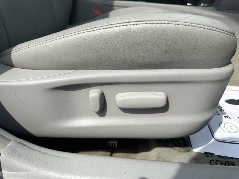Toyota Camry Base 6-Spd AT 2011