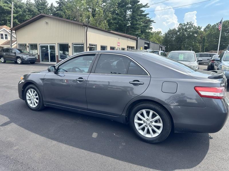 Toyota Camry Base 6-Spd AT 2011