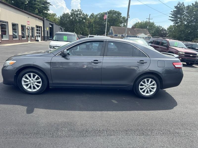 Toyota Camry Base 6-Spd AT 2011