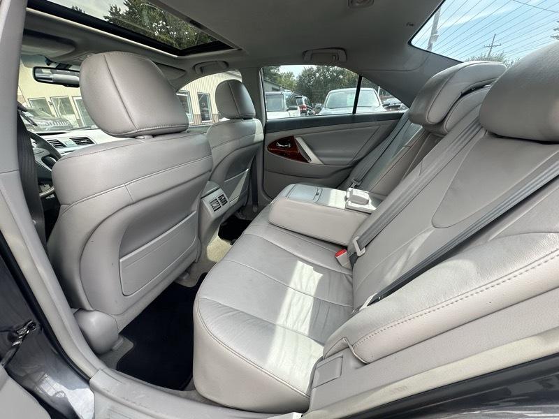 Toyota Camry Base 6-Spd AT 2011