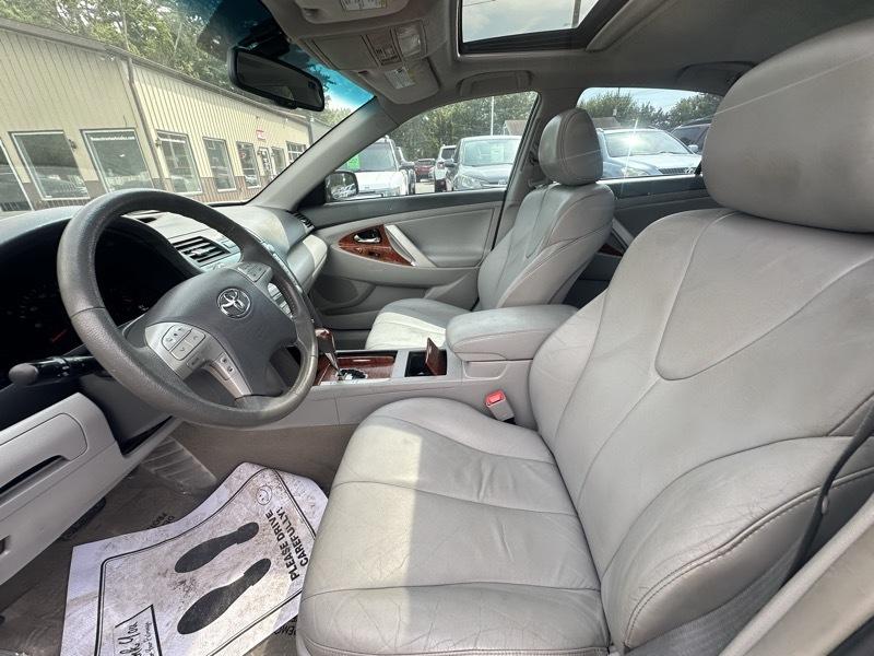 Toyota Camry Base 6-Spd AT 2011