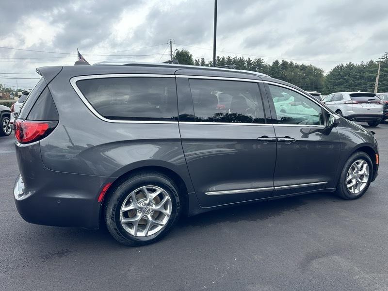 Chrysler Pacifica Limited 2018