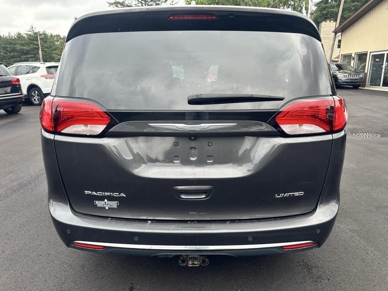 Chrysler Pacifica Limited 2018