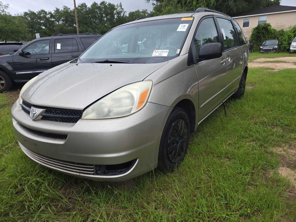 2005 Toyota Sienna LE - 7 Passenger Seating