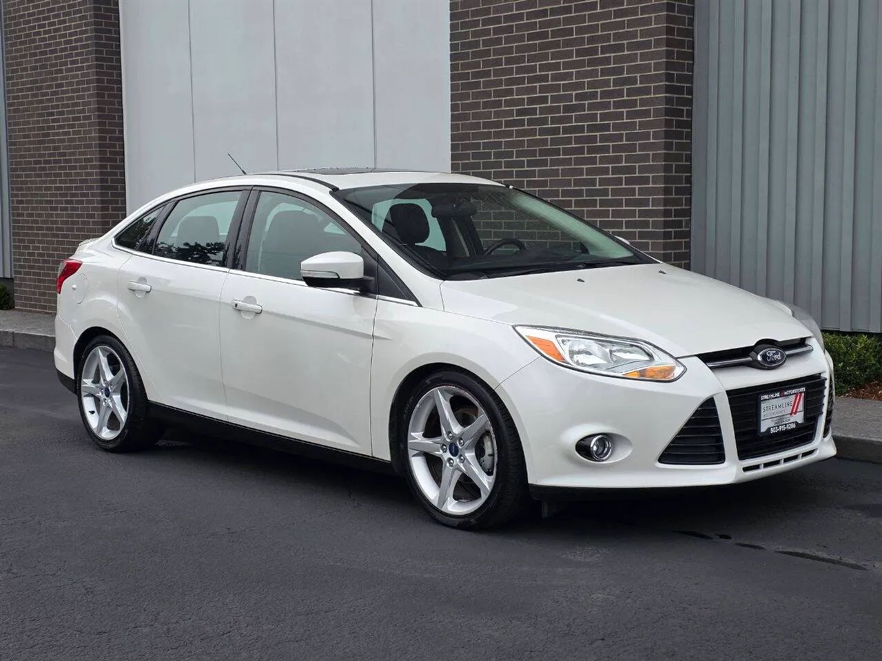 2014 Ford Focus Titanium Sedan
