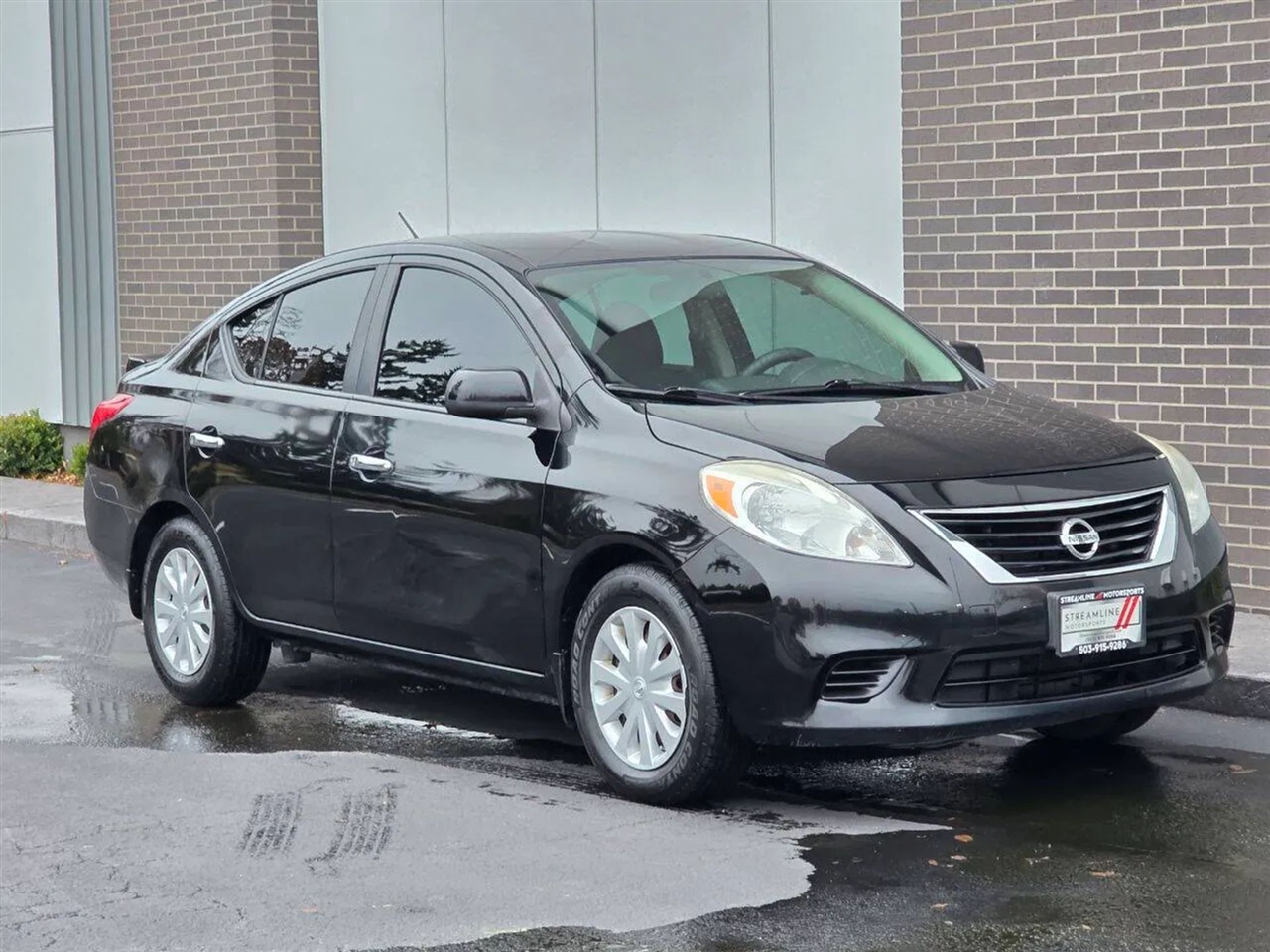 2013 Nissan Versa 1.6 SV Sedan
