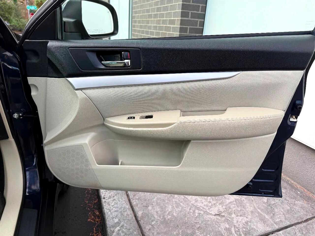 Subaru Outback 2.5i 2012