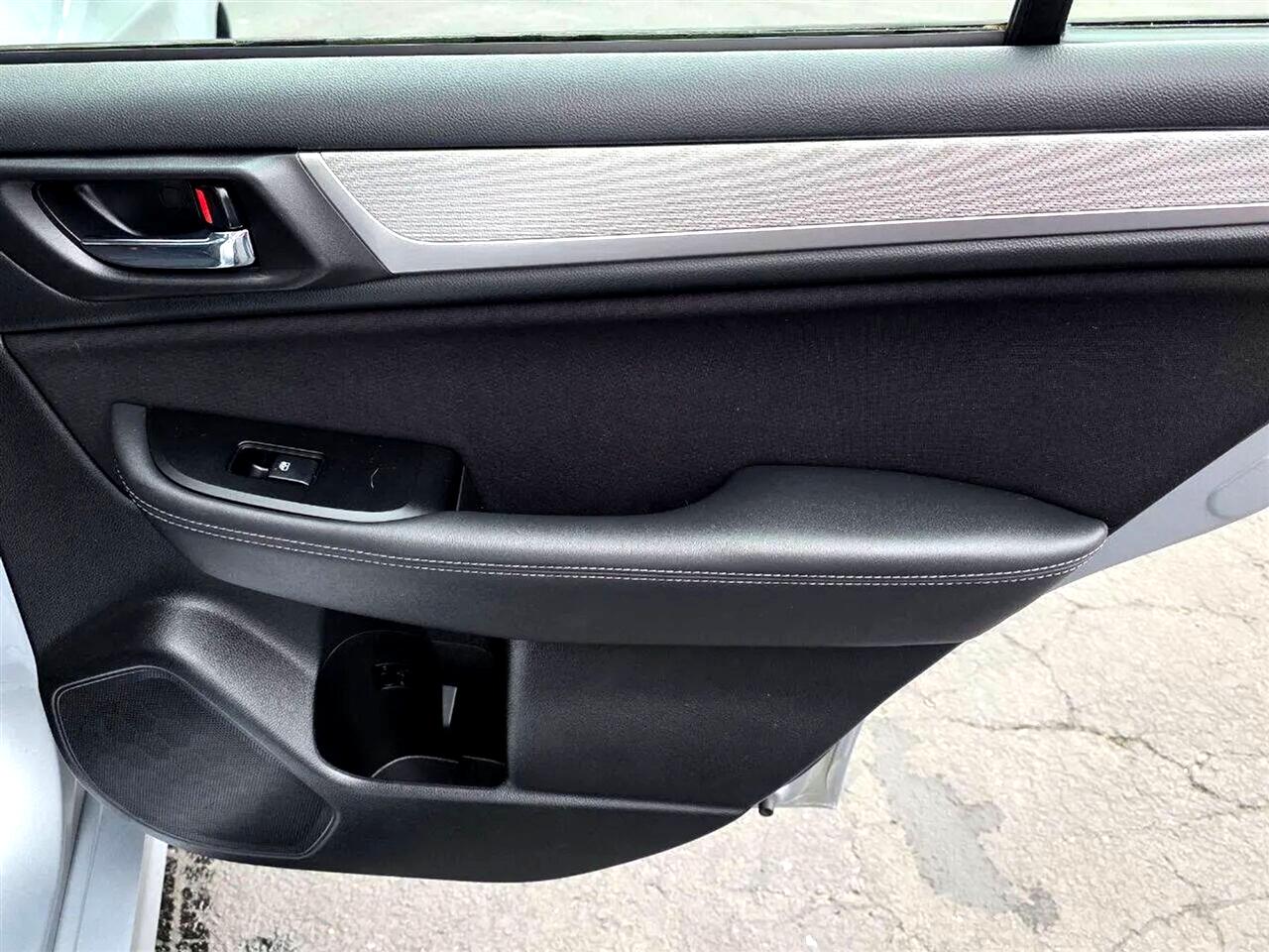 Subaru Legacy 2.5i Premium 2016