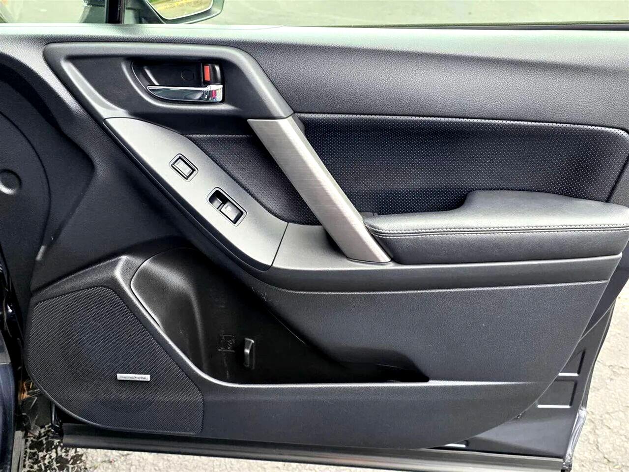 Subaru Forester 2.0XT Touring 2014