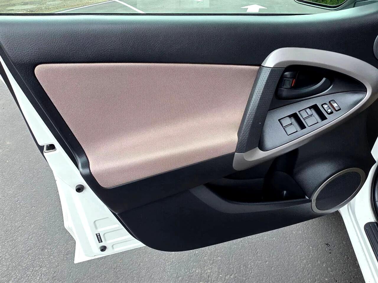 Toyota RAV4 Base I4 4WD 2008