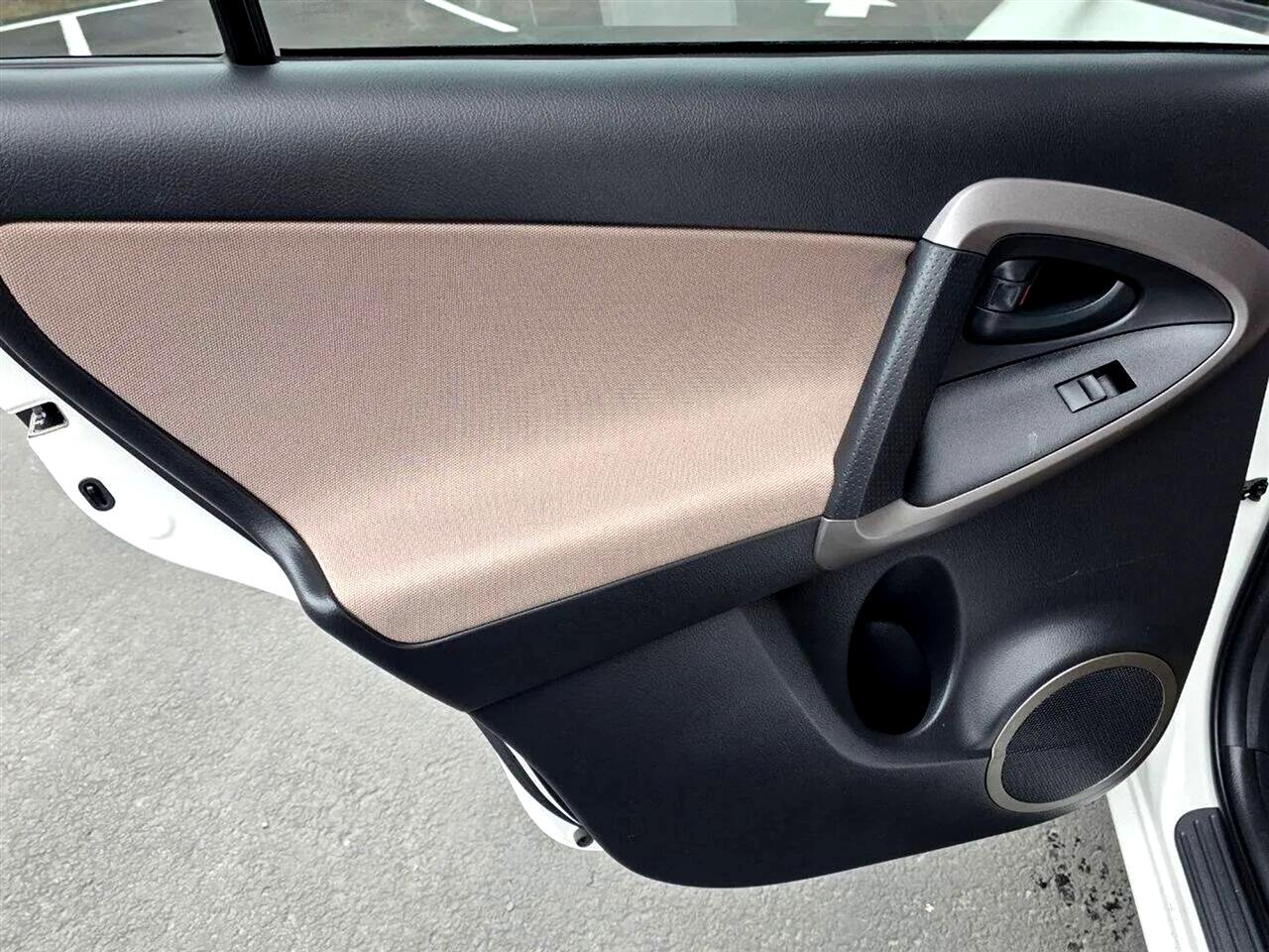 Toyota RAV4 Base I4 4WD 2008