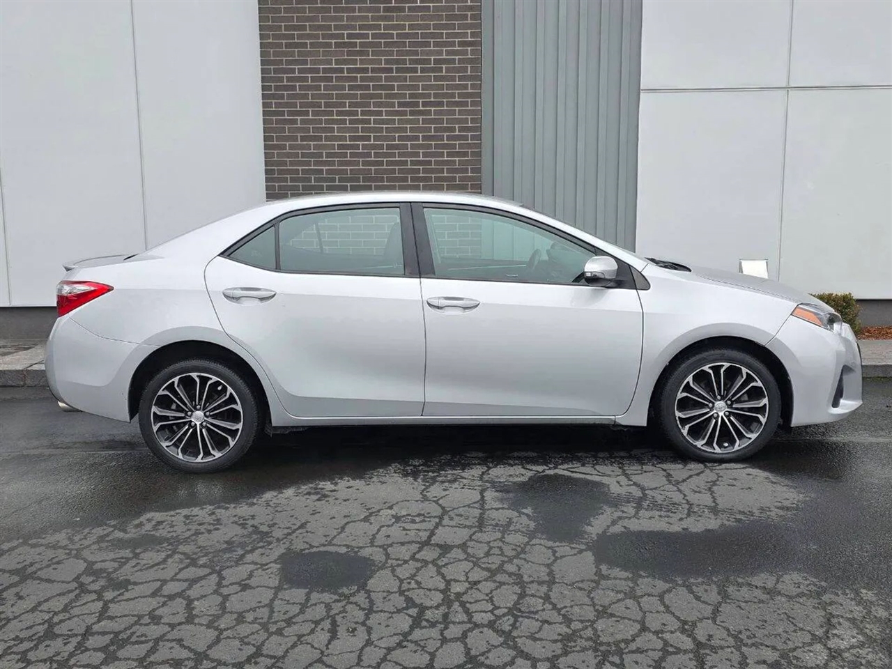 Toyota Corolla S Plus 6MT 2014