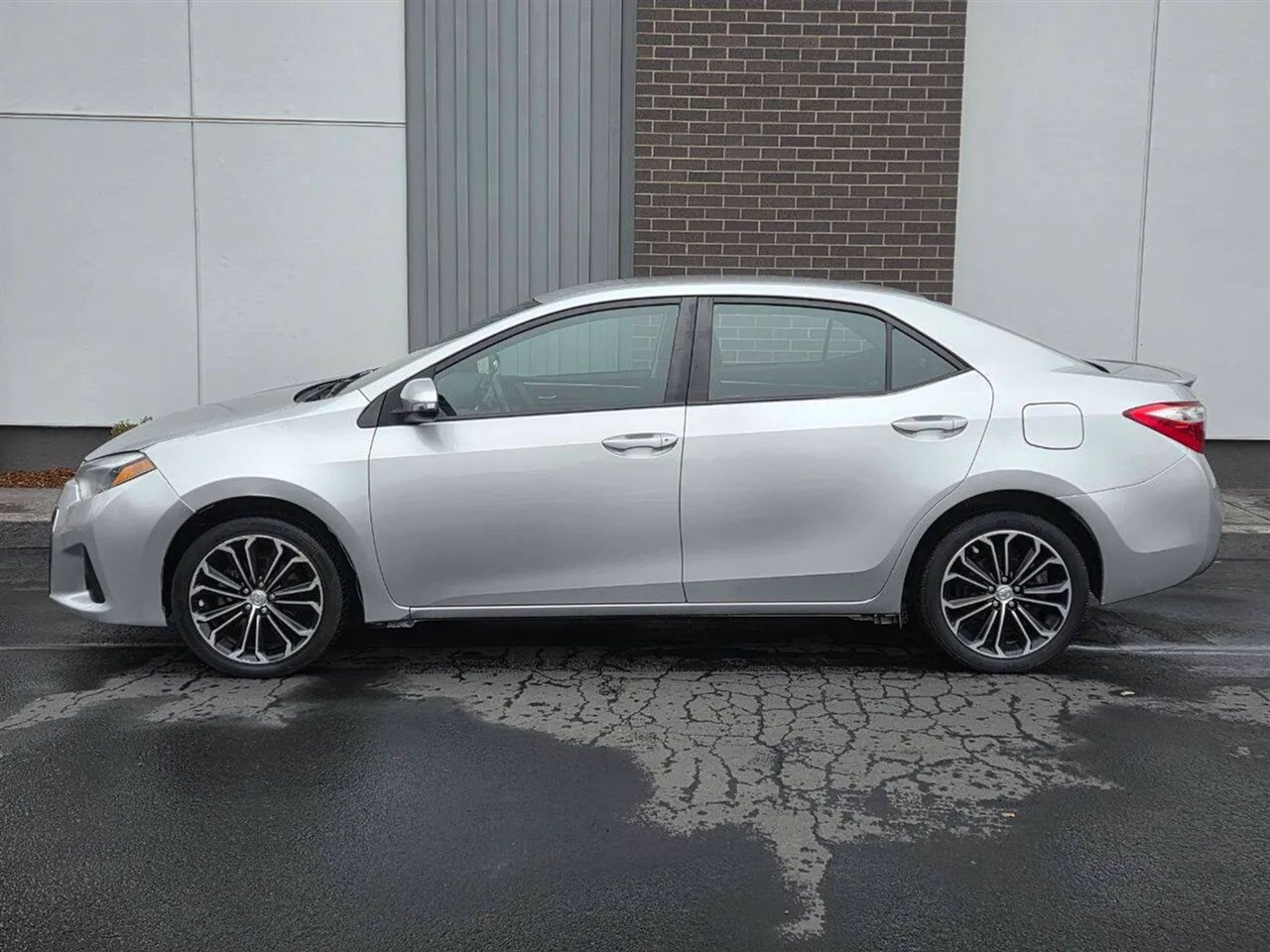 Toyota Corolla S Plus 6MT 2014