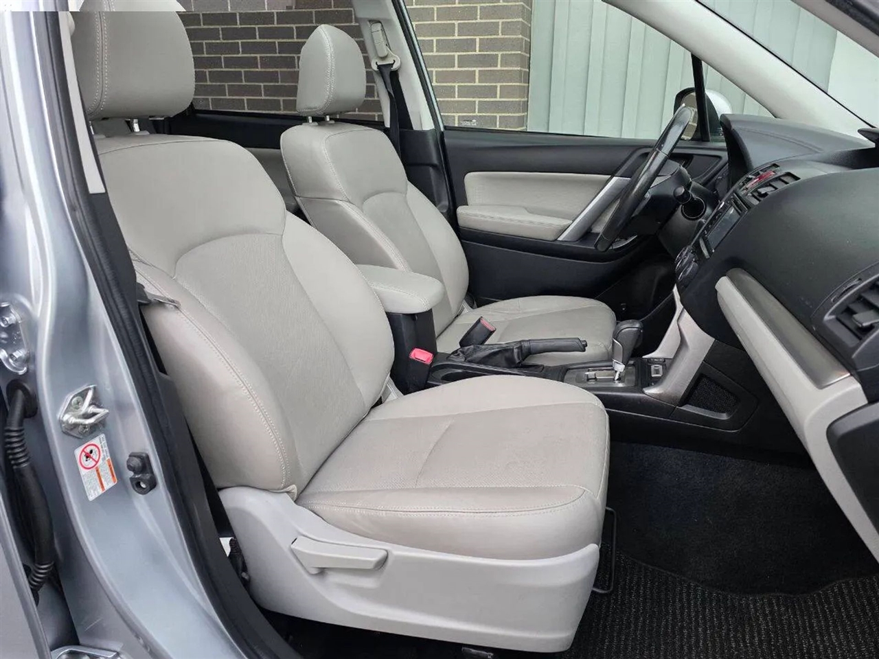 Subaru Forester 2.5i Touring 2014