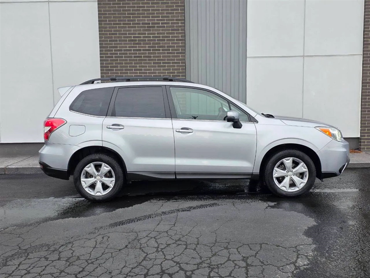 Subaru Forester 2.5i Touring 2014