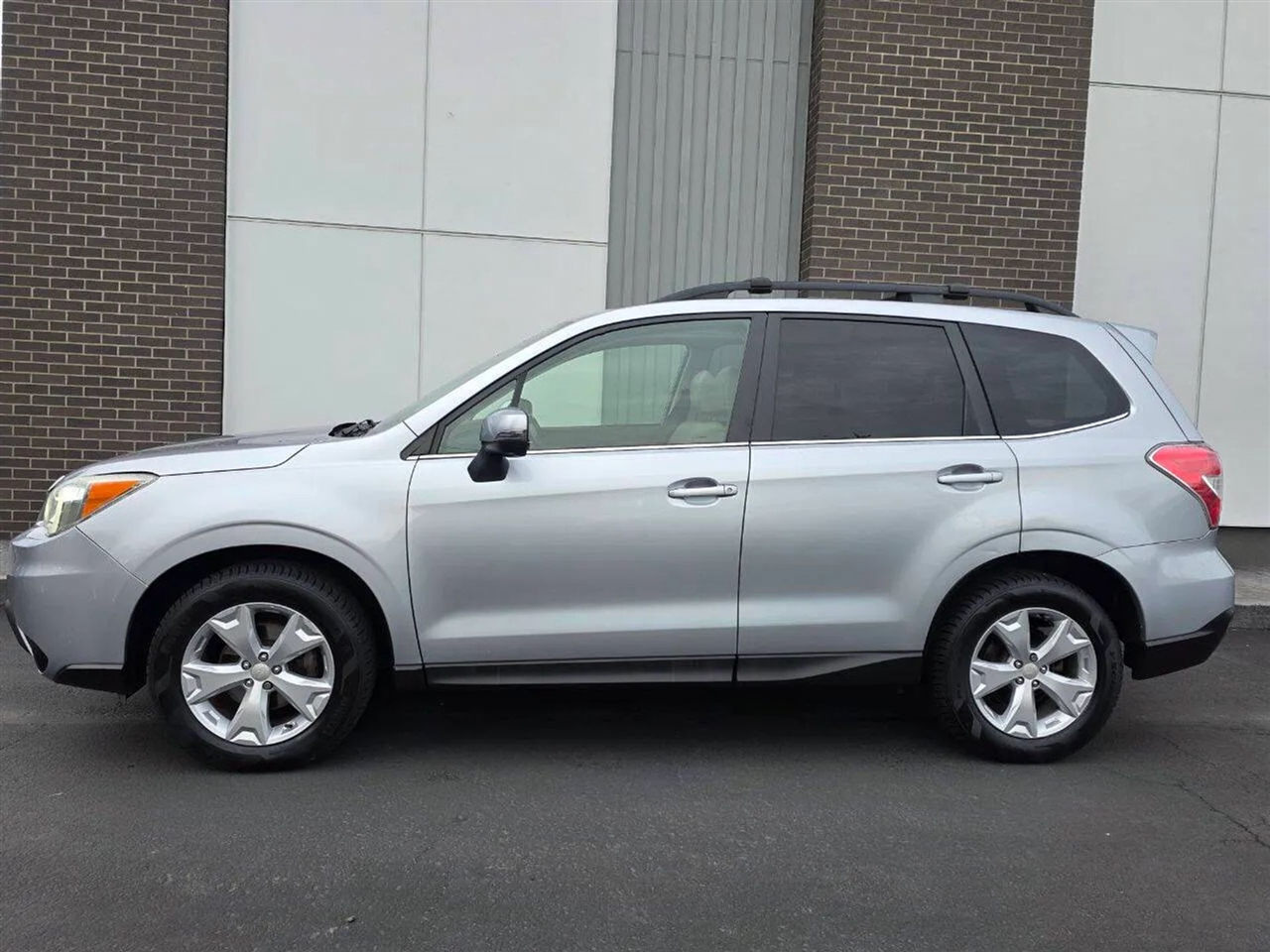 Subaru Forester 2.5i Touring 2014