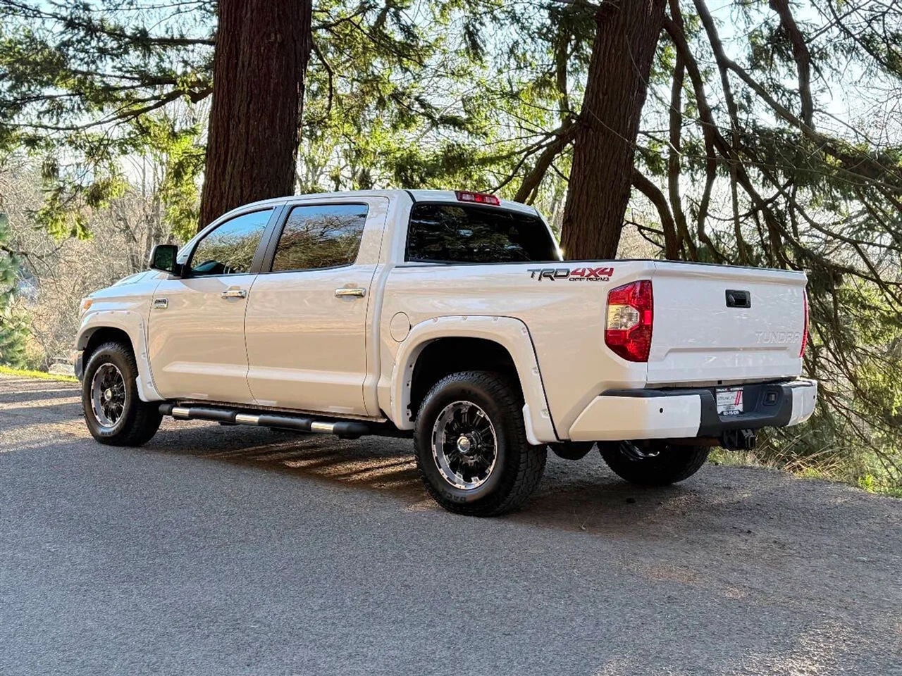 Toyota Tundra Platinum CrewMax 5.7L 4WD 2017