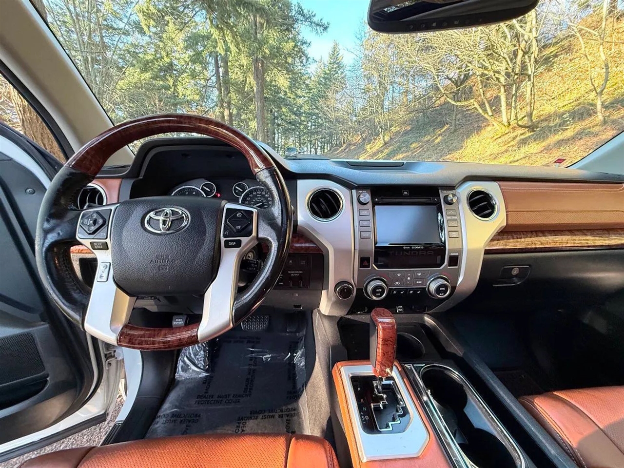 Toyota Tundra Platinum CrewMax 5.7L 4WD 2017