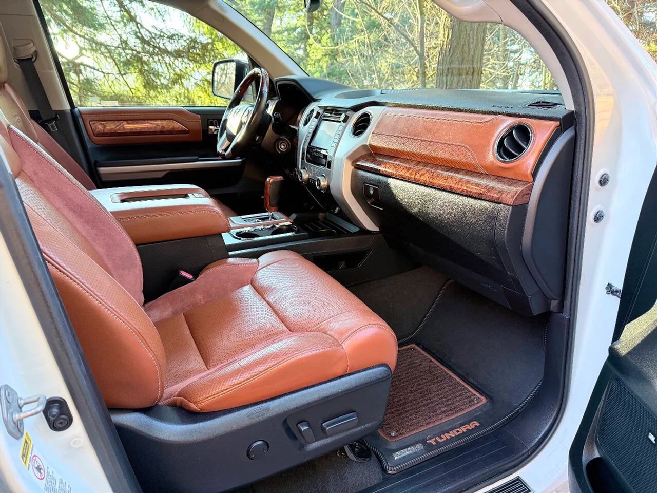 Toyota Tundra Platinum CrewMax 5.7L 4WD 2017