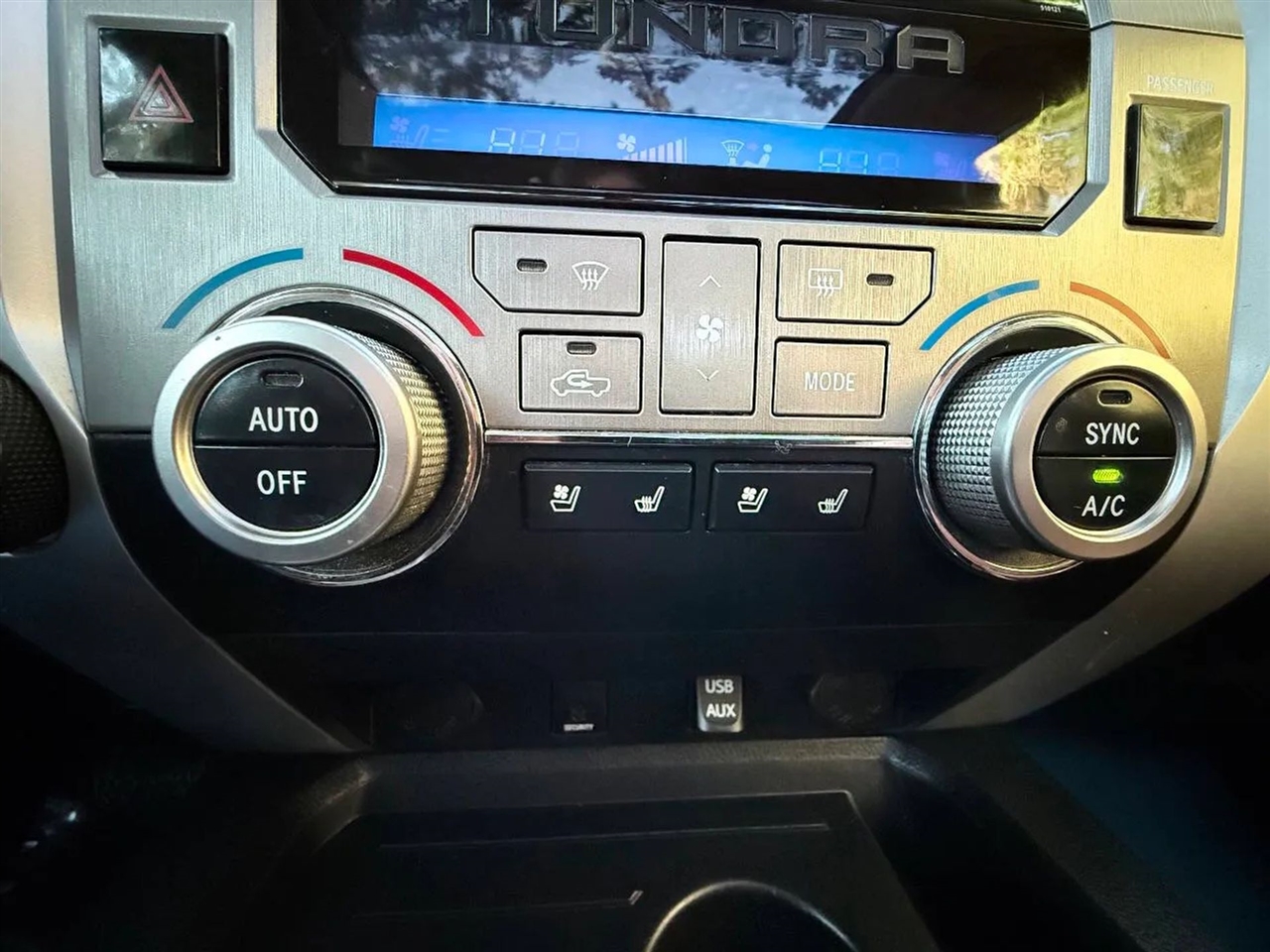 Toyota Tundra Platinum CrewMax 5.7L 4WD 2017