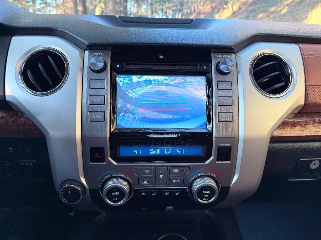 Toyota Tundra Platinum CrewMax 5.7L 4WD 2017