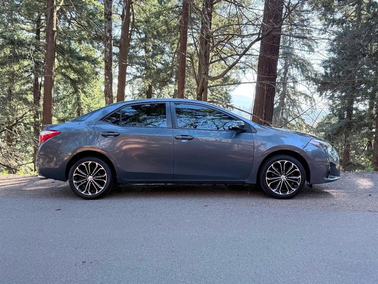 Toyota Corolla S Plus 6MT 2015