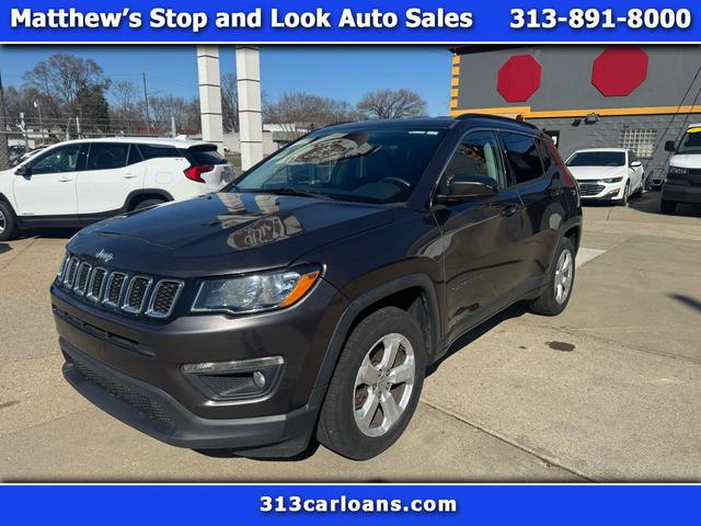 Gray 2019 Jeep Compass Latitude FWD SUV / Crossover Front-Wheel Drive