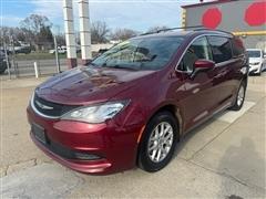 2021 Chrysler Voyager 