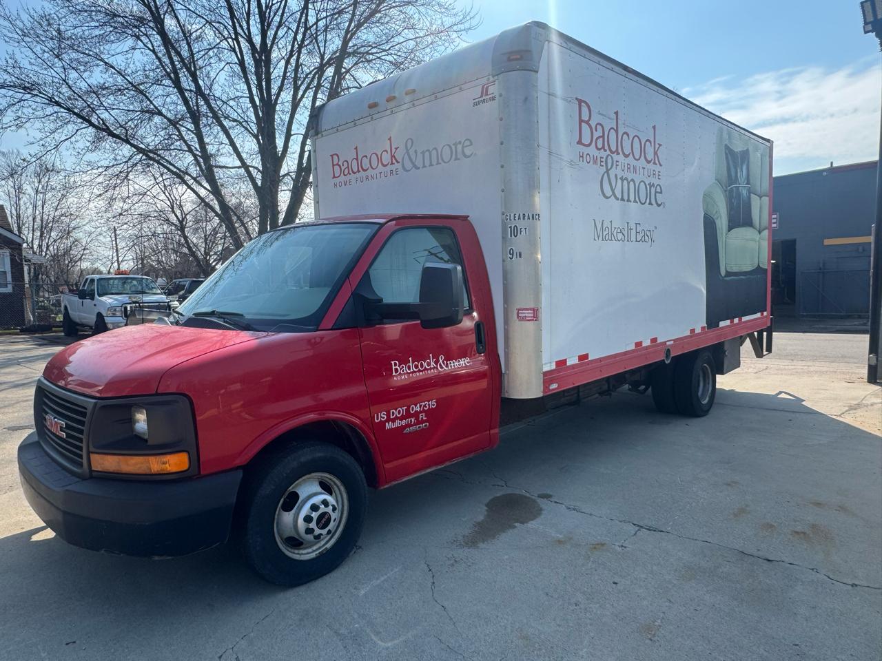 GMC Savana G4500 159 in. 2014