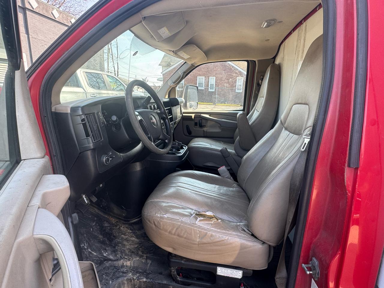 GMC Savana G4500 159 in. 2014