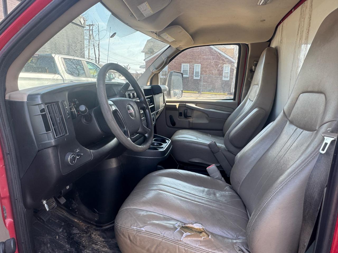 GMC Savana G4500 159 in. 2014