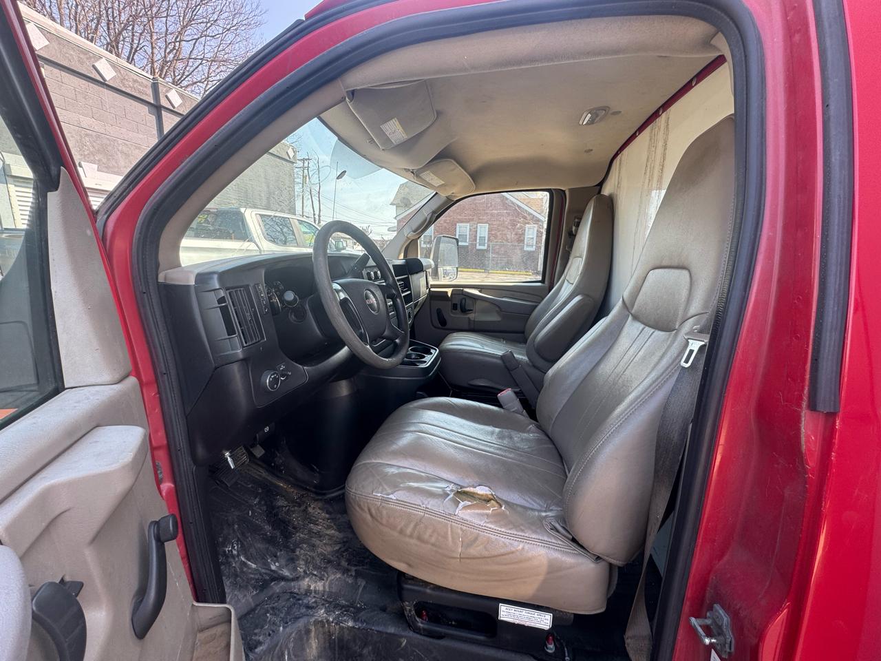 GMC Savana G4500 159 in. 2014