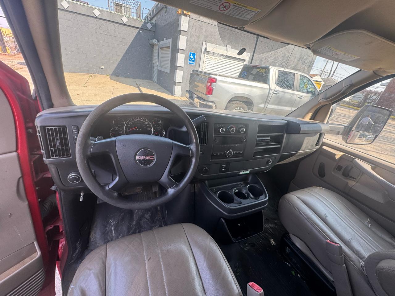 GMC Savana G4500 159 in. 2014