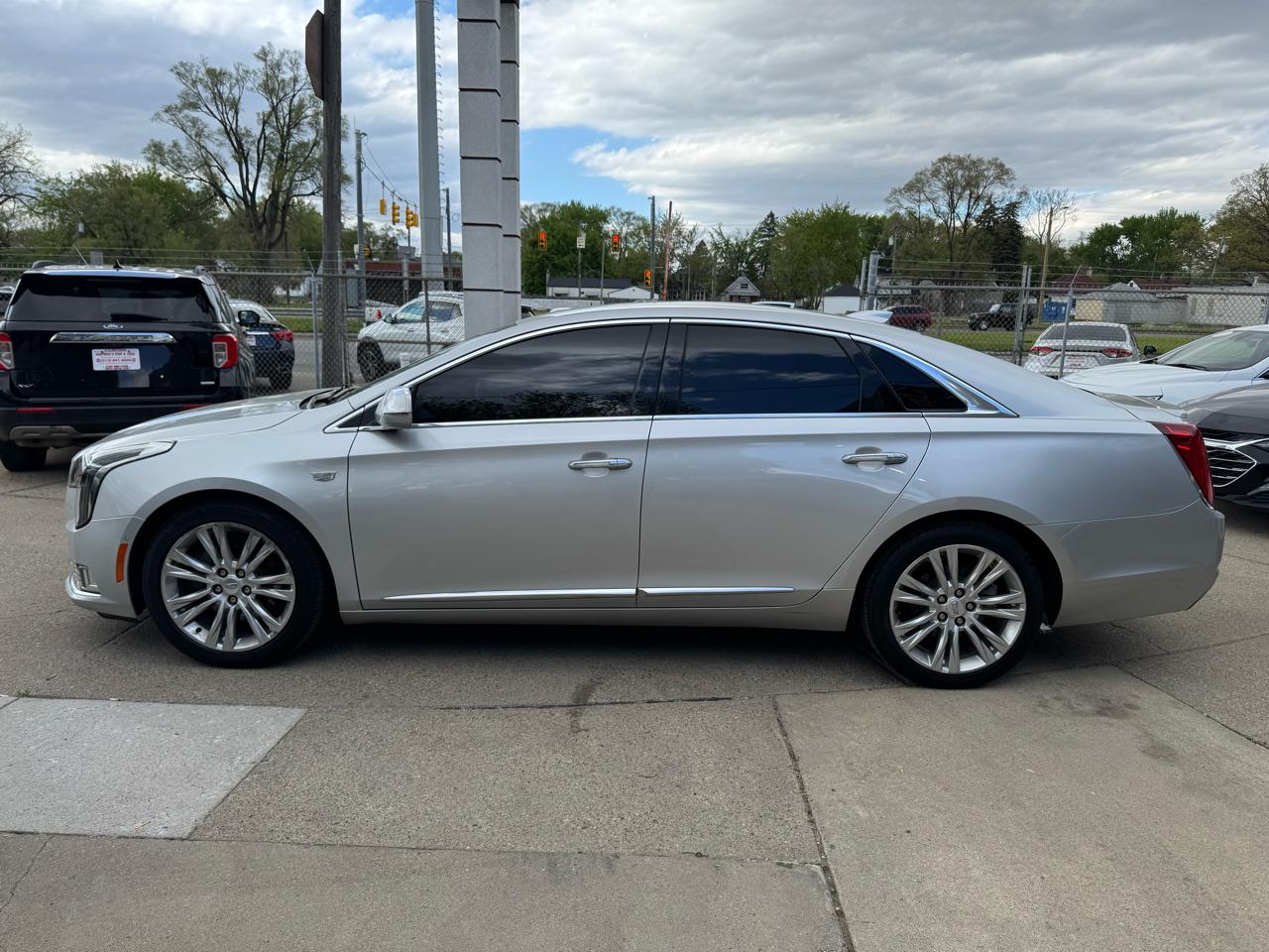 Cadillac XTS Luxury FWD 2019