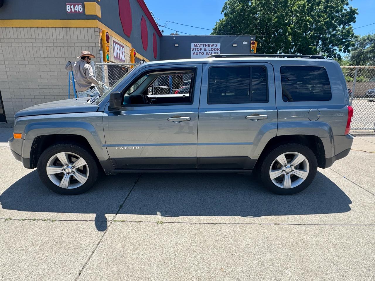 Jeep Patriot Latitude 2WD 2012