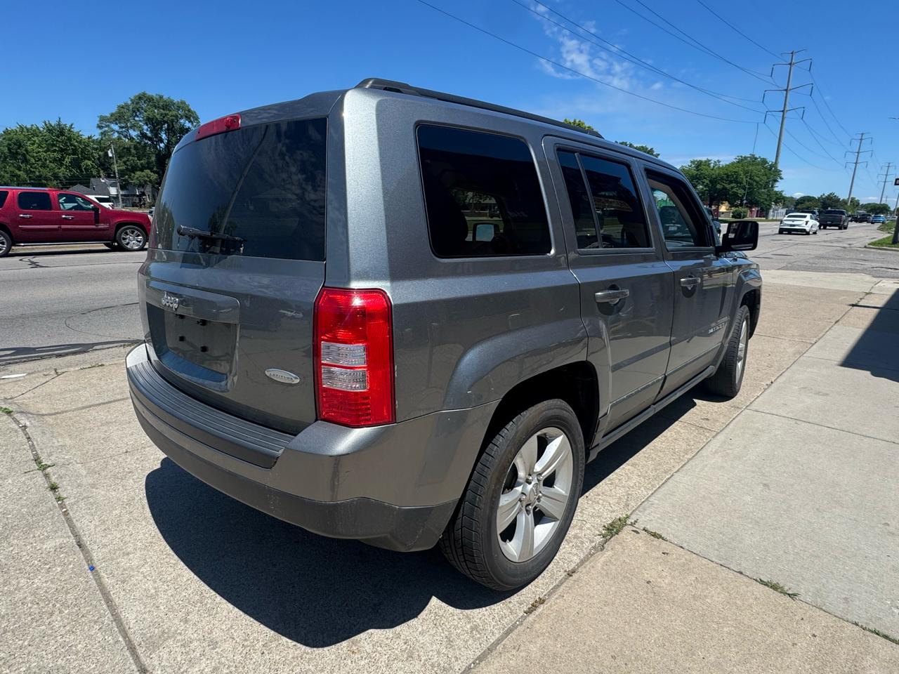 Jeep Patriot Latitude 2WD 2012