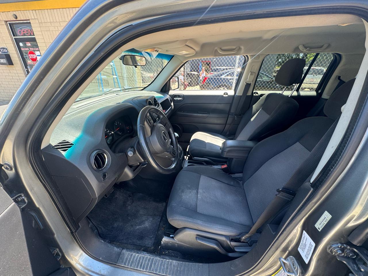 Jeep Patriot Latitude 2WD 2012