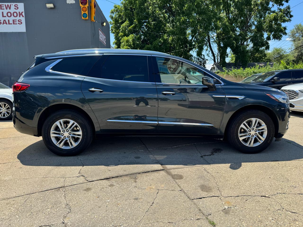 Buick Enclave Essence AWD 2021