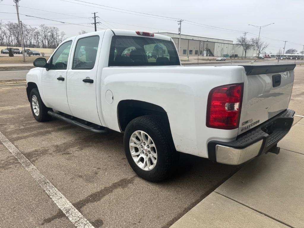 Chevrolet Silverado 1500 Work Truck Crew Cab Short Box 2WD 2011