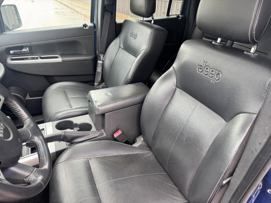 Jeep Liberty Limited 4WD 2010