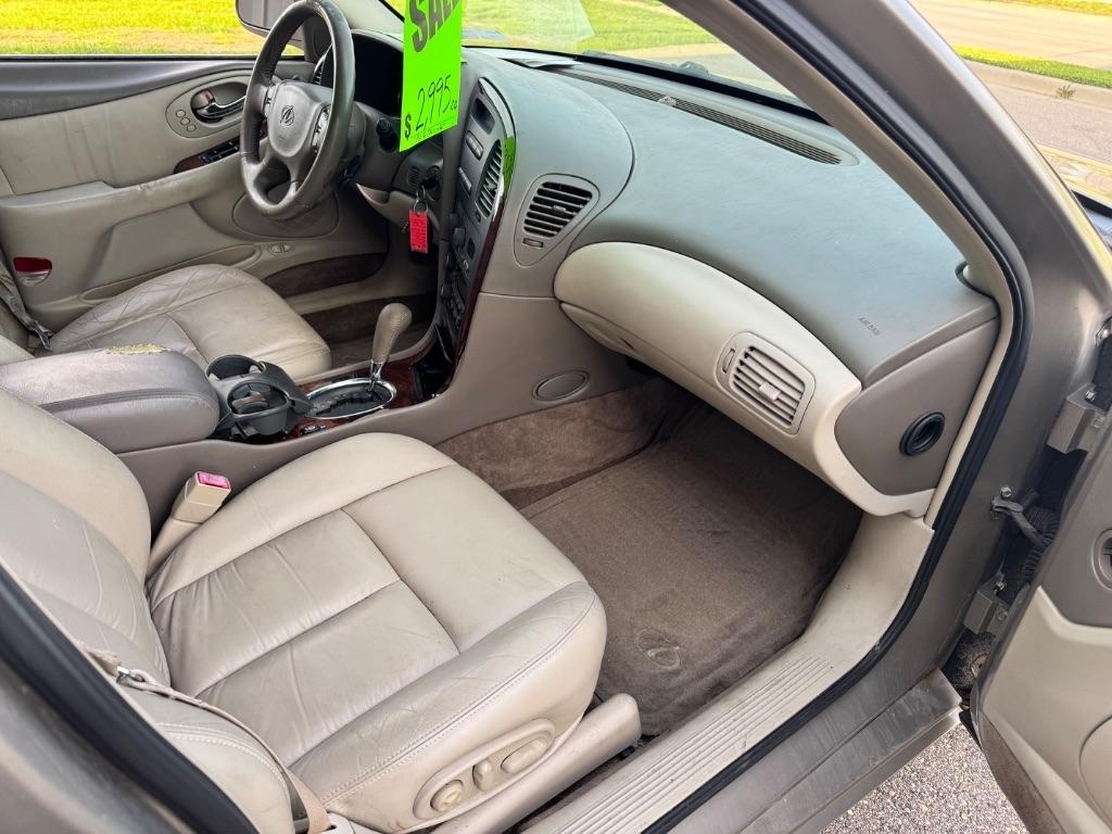 Oldsmobile Aurora 3.5L Sedan 2002