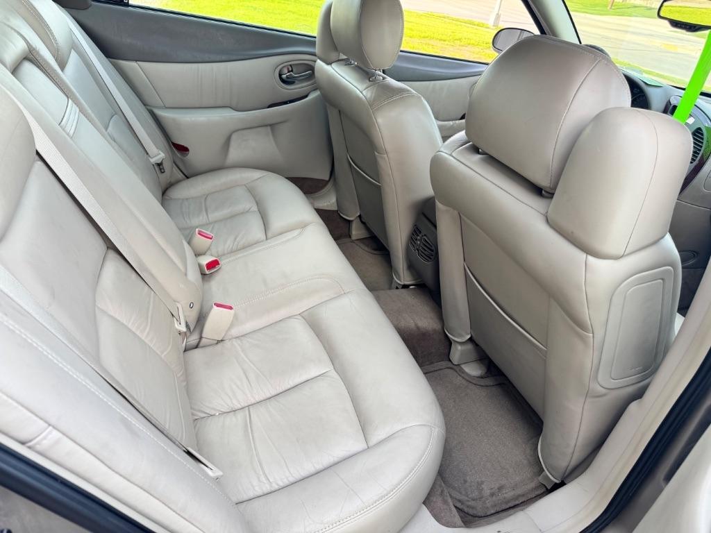 Oldsmobile Aurora 3.5L Sedan 2002
