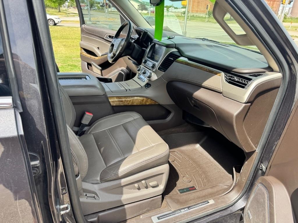 GMC Yukon XL Denali 4WD 2016