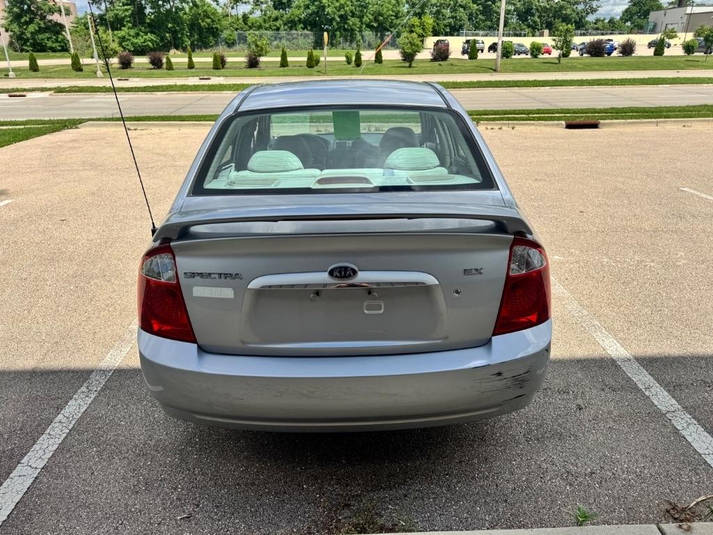 Kia Spectra LX 2004