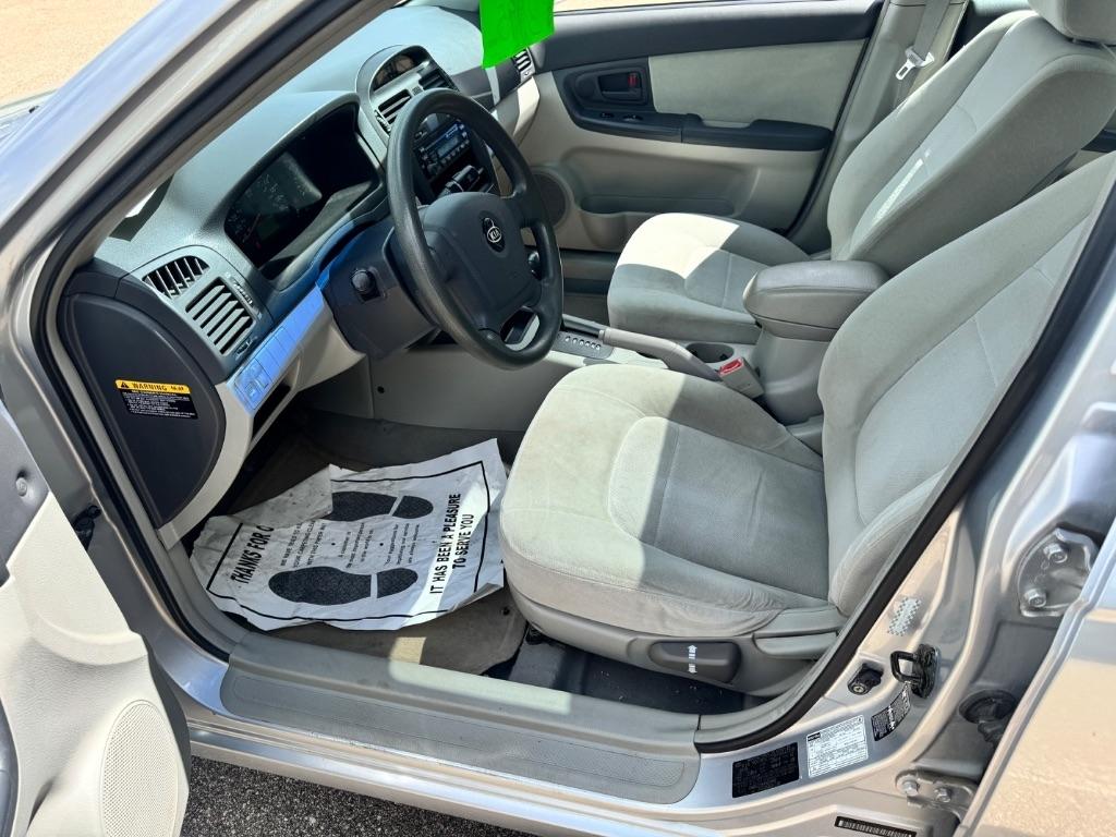 Kia Spectra LX 2004