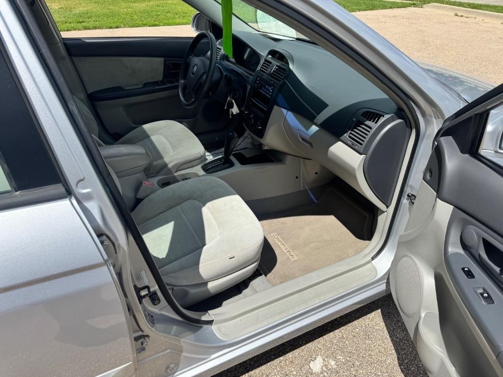 Kia Spectra LX 2004